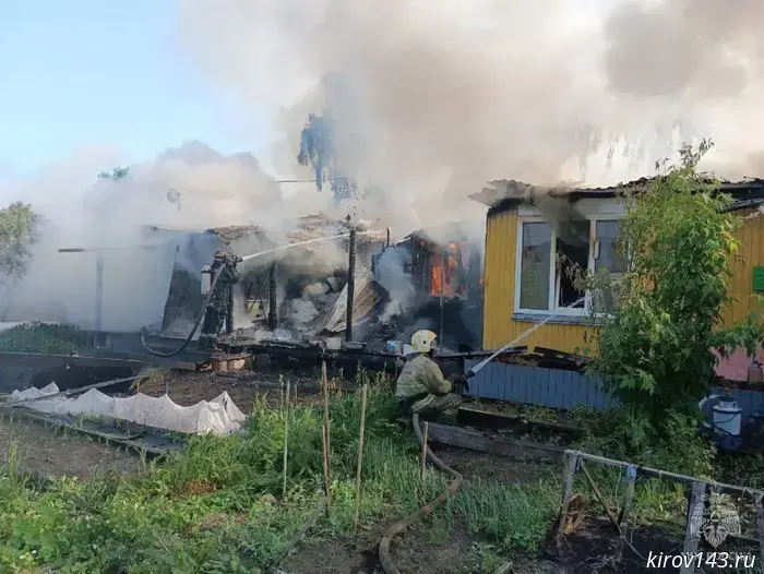 Two people died in a fire in an apartment building in Kirov.