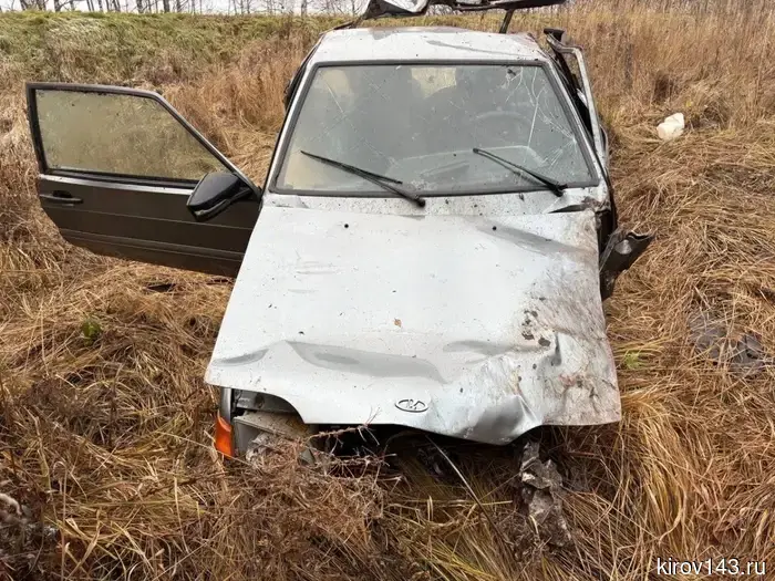 В Пижанском районе произошёл overturn автомобиля ВАЗ: пострадали четверо подростков.