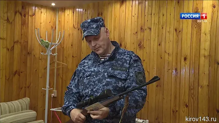 В Кировской области сотрудники Росгвардии проводят проверки владельцев оружия.