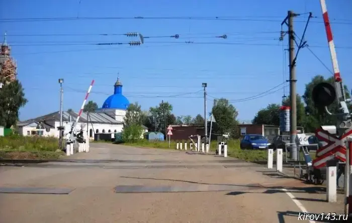 В Пасегово на 24 часа закроют железнодорожный переезд.