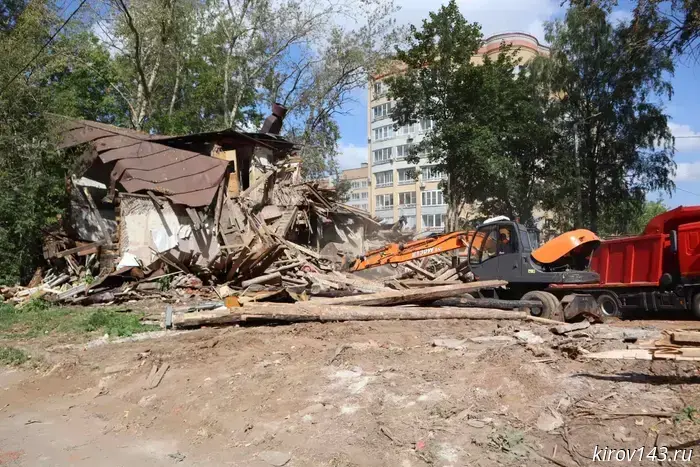 In Kirov, after the intervention of the People's Front, construction debris was removed from the children's playground.