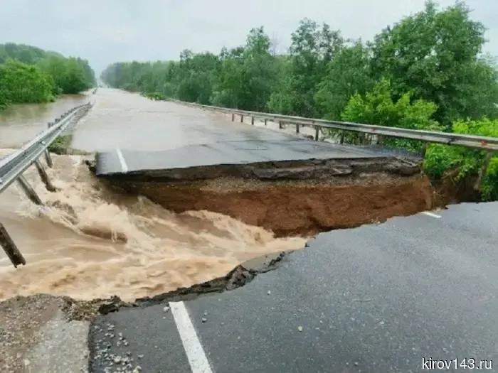 The prosecutor's office has taken control of the restoration of the washed-out road in the Falensky district.