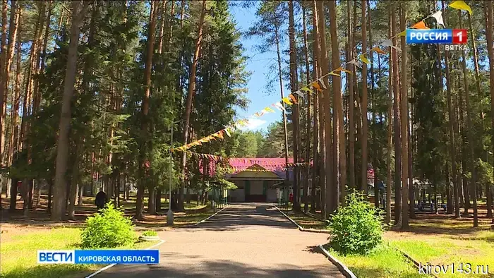 Первые оздоровительные лагеря начнут принимать школьников с 26 мая.