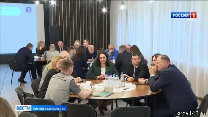 «Вятский корпус Защитников Отечества» готовится к защите своих проектов.