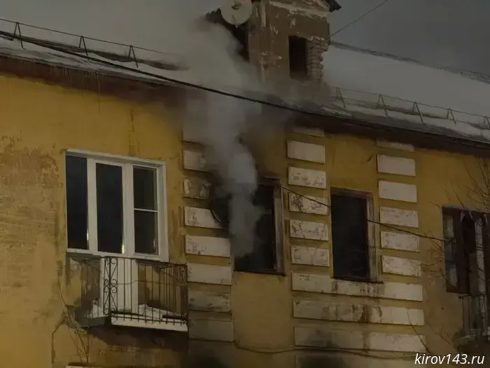 A two-storey building caught fire in Kirov on Oktyabrsky Prospekt