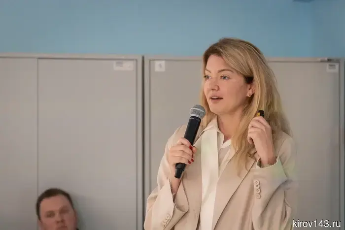 Знаменитый политолог Дарья Кислицына, родом из города Кирова, провела встречу со студентами и работниками Вятского государственного университета.