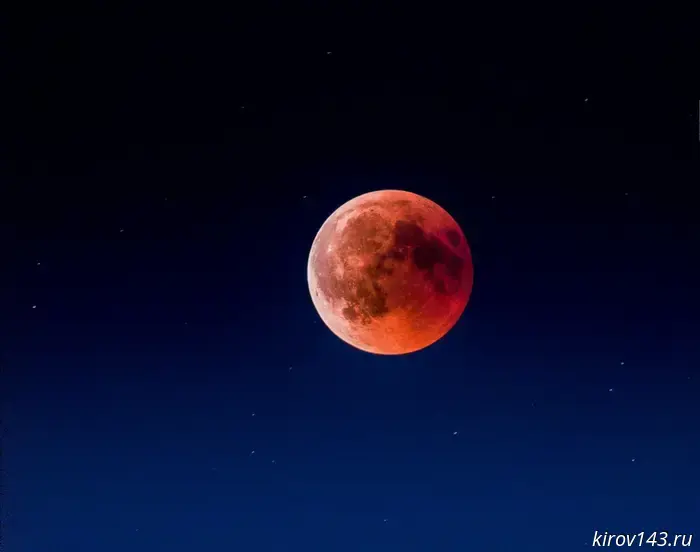 The "blood Moon" will rise in the sky tomorrow