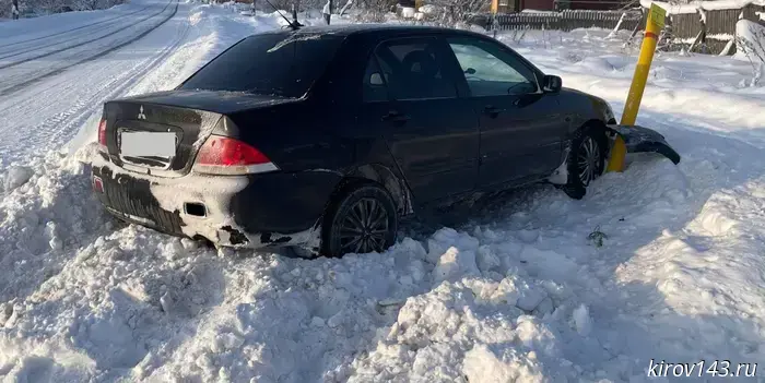 В Омутнинске под колёса автомобиля попала 9‑летняя девочка.