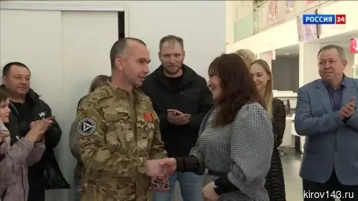 В Кировской области Фонд «Защитники Отечества» передал первый автомобиль с ручным управлением ветерану специальной военной операции.