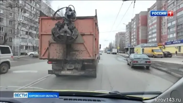 В Кирове провели проверку соблюдения водителями правил дорожного движения и пропуска спецтранспорта.