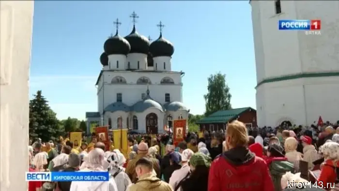 Александр Соколов и Андрей Березин проводили участников Великорецкого крестного хода
