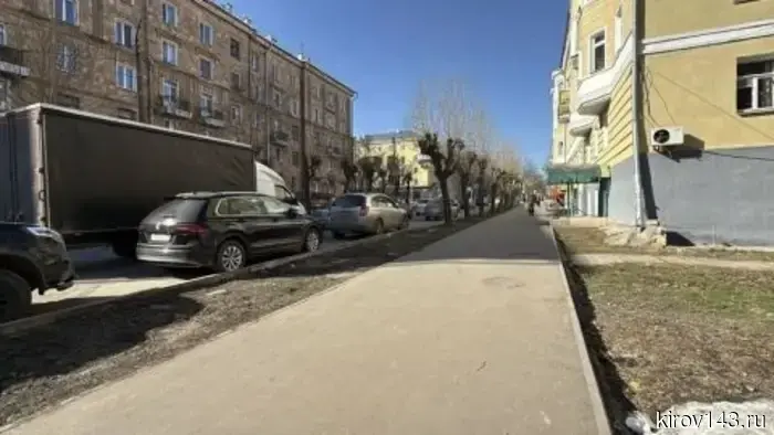 В Кирове муниципальный контроль начал проверку дорог и тротуаров, находящихся под гарантией.