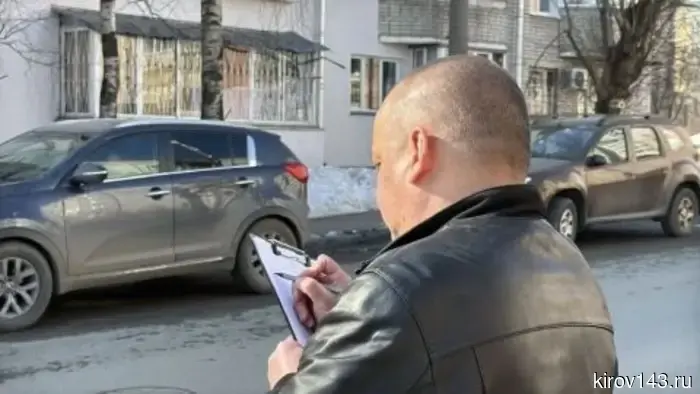 В Кирове муниципальный контроль начал проверку дорог и тротуаров, находящихся под гарантией.