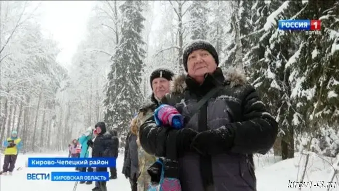 Любители лыжного спорта из Кирова начали новый год мини-туром, проведя соревнования на свежезаведенной трассе в Пасегово.