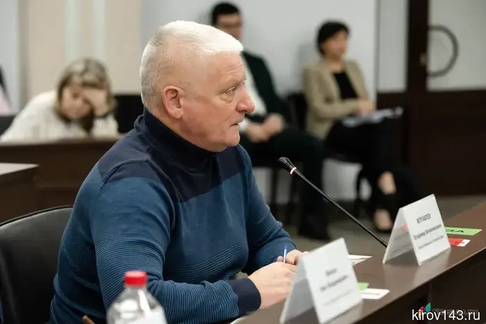 Журавлев заявил, что намерен обратиться в прокуратуру с жалобой на министра образования.
