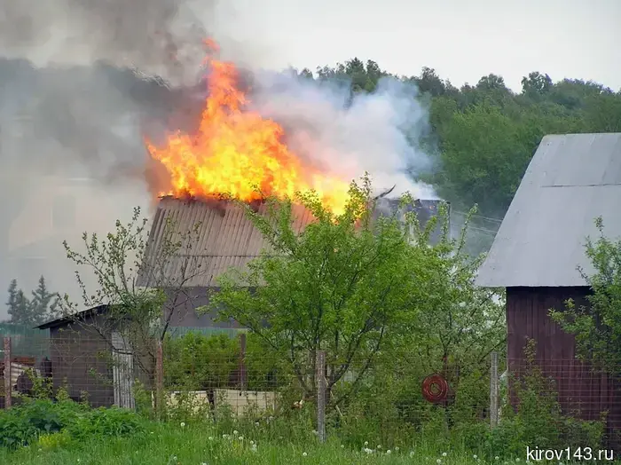 In Kirovo-Chepetsk, a sauna and part of a garden house burned down due to a short circuit.