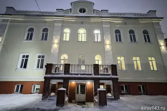Отремонтирован фасад «дома Свенторжецкого» в Кирове